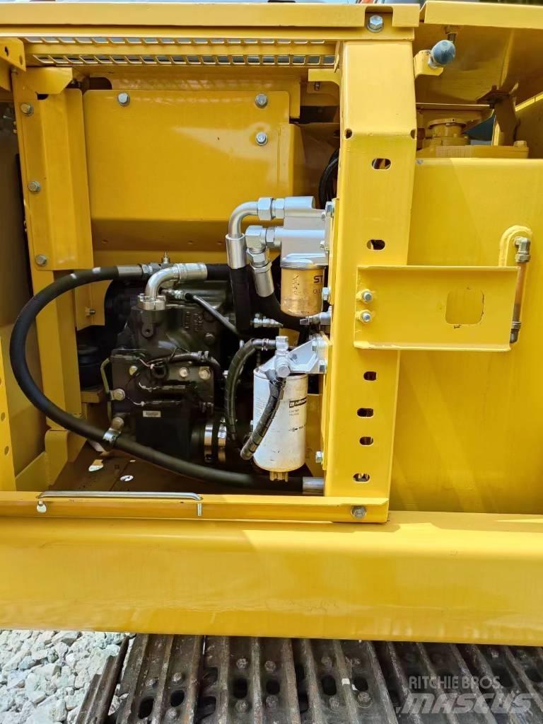 Komatsu PC 110 Midikaivukoneet 7t - 12t