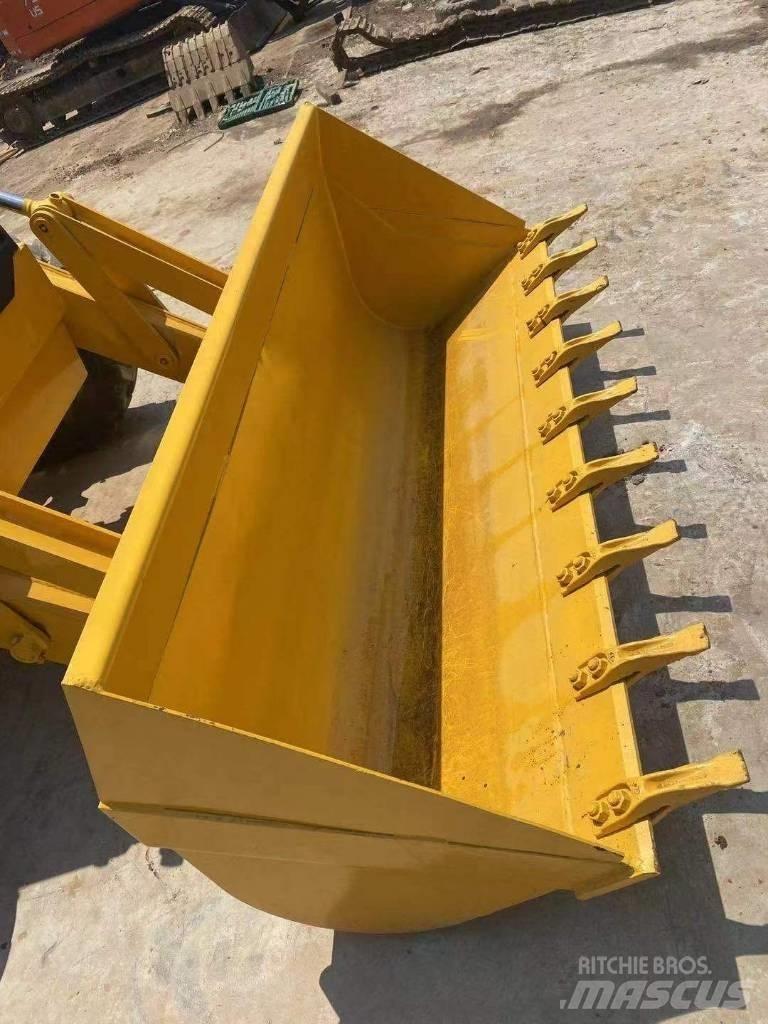 CAT 420F Kaivurikuormaajat