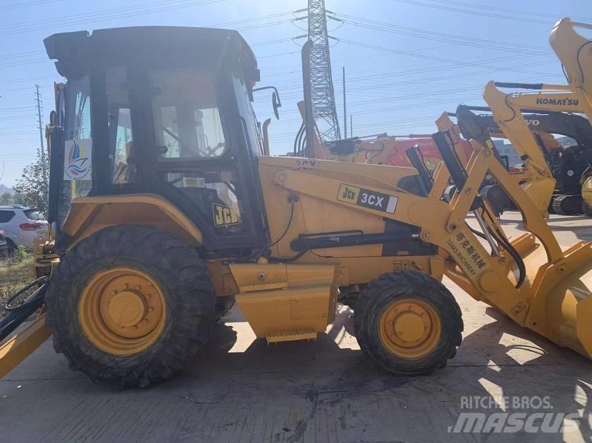 JCB 3 CX Pyöräkuormaajat