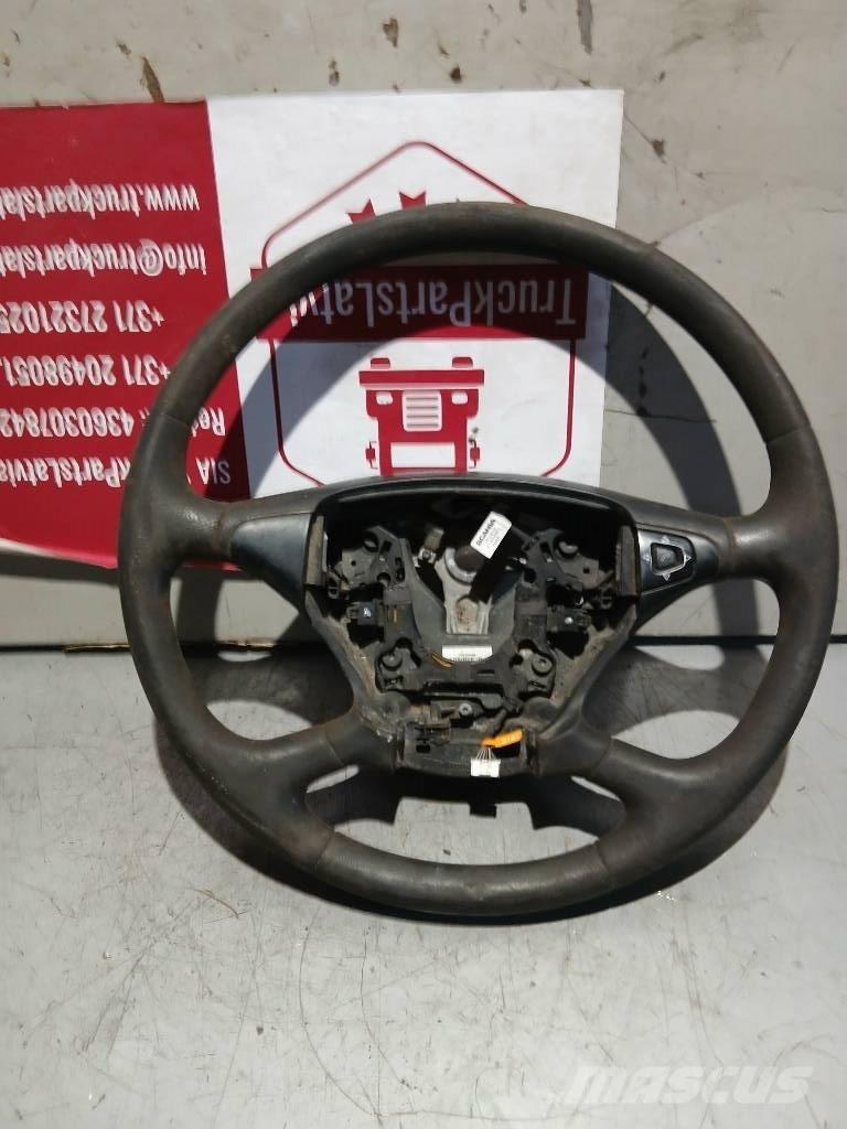 Scania P 420   1495393 Ohjaamot ja sisustat