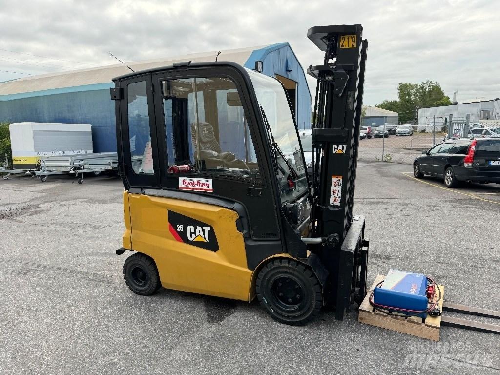 CAT EP25CN Sähkötrukit