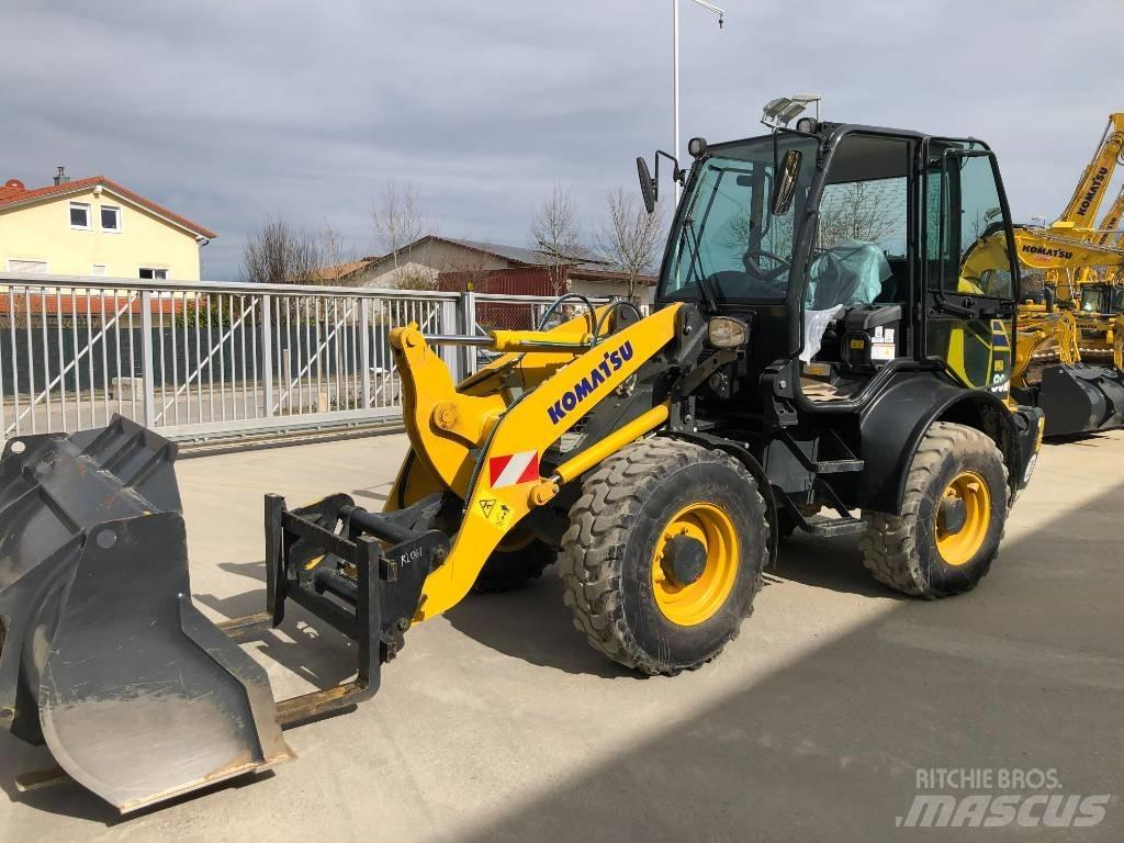Komatsu WA80M-8 Pienkuormaajat