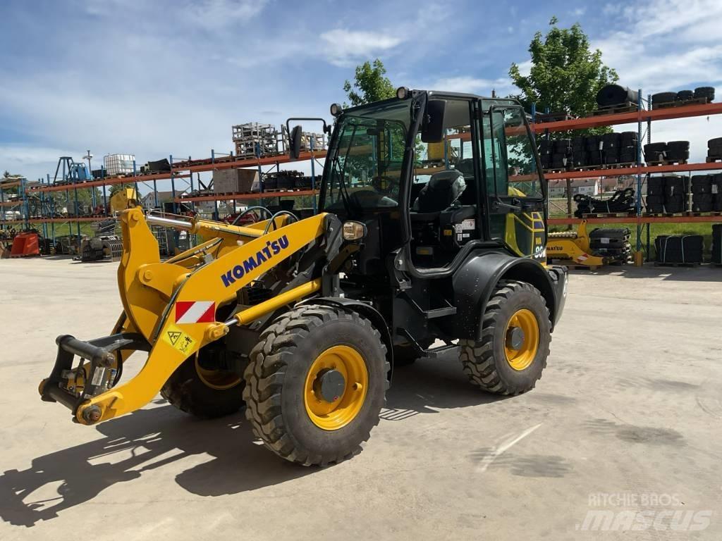 Komatsu WA80M-8 Pyöräkuormaajat