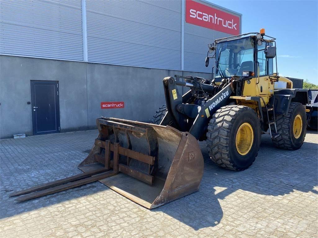 Komatsu WA250PZ-5 Pyöräkuormaajat