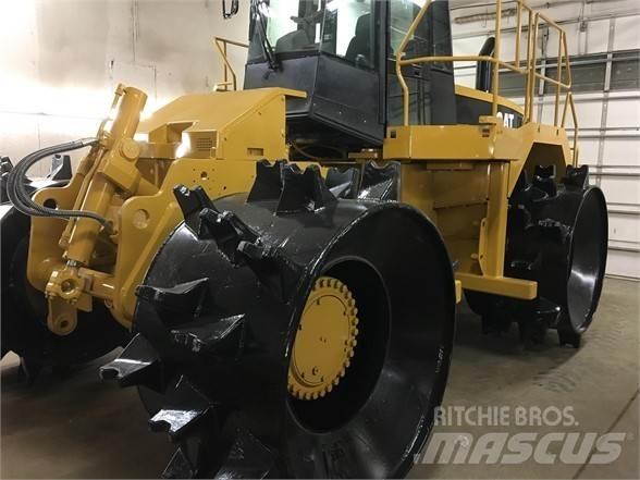 CAT 826G Kaatopaikkajyrät