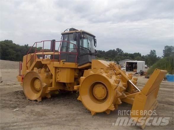 CAT 826H Kaatopaikkajyrät