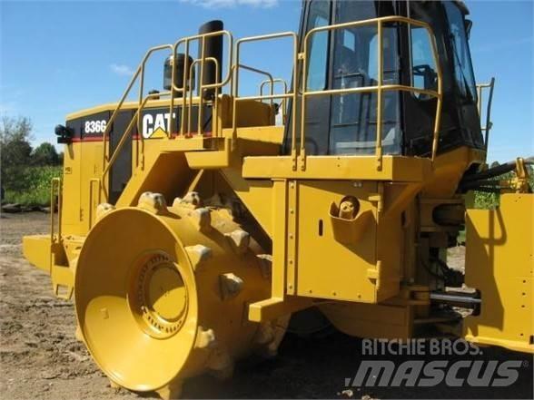 CAT 836G Kaatopaikkajyrät
