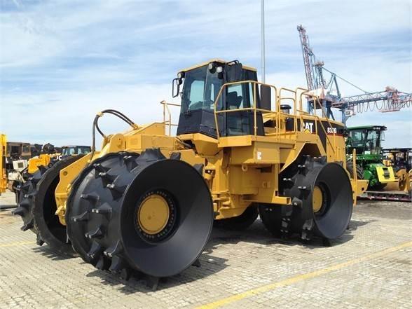 CAT 836G Kaatopaikkajyrät