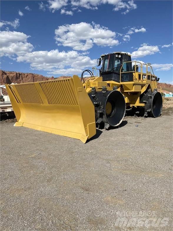 CAT 836H Kaatopaikkajyrät