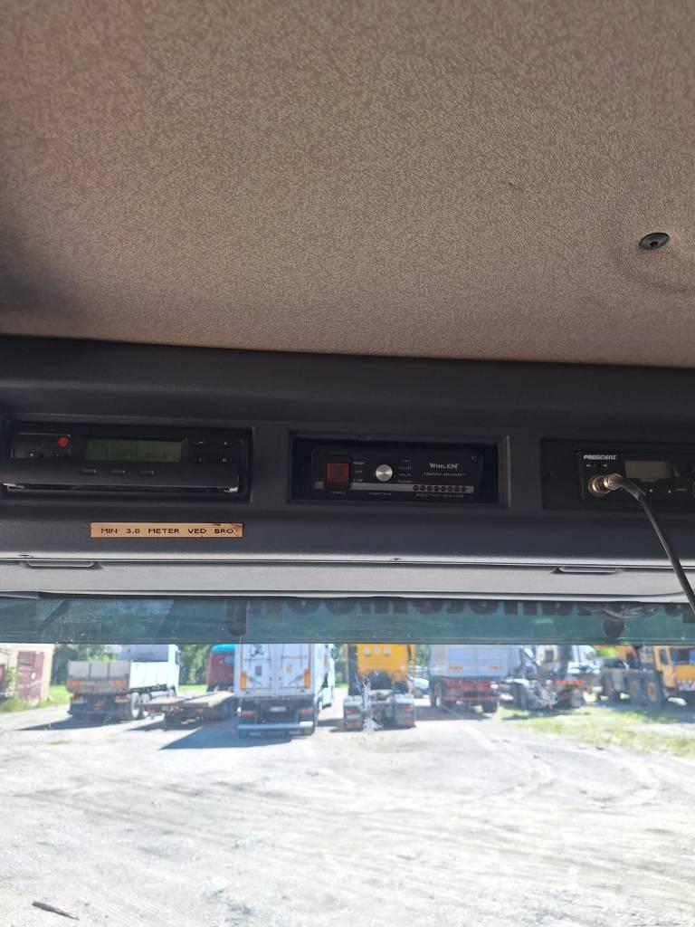 Scania P 3210 Kappaletavaranosturit