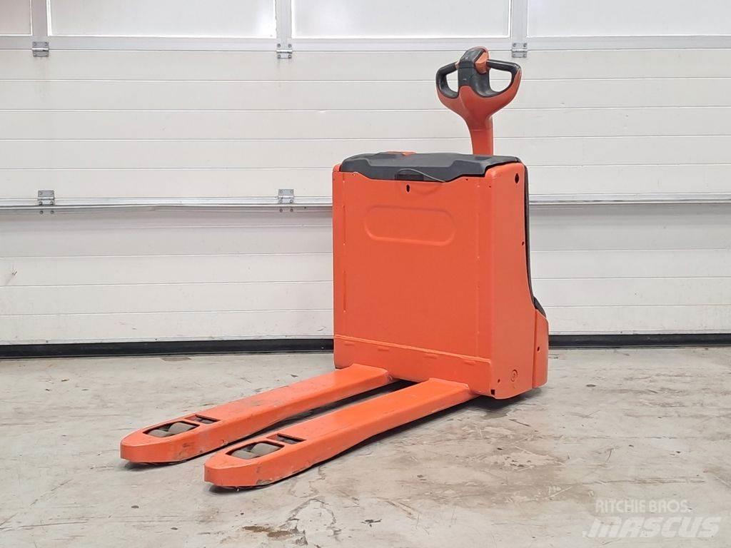 Linde T16 Lavansiirtotrukit