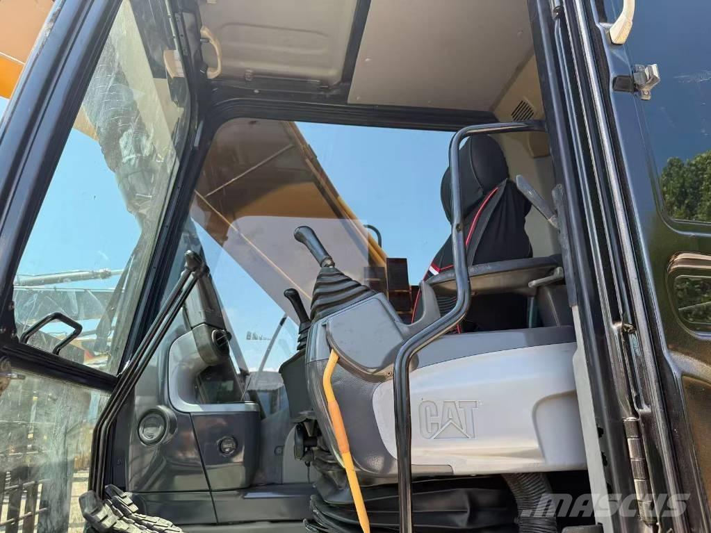 CAT 320 D Telakaivukoneet