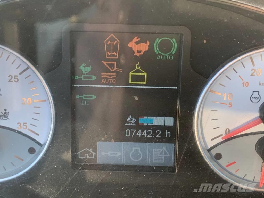 CLAAS Scorpion 732 Maatalouskurottajat