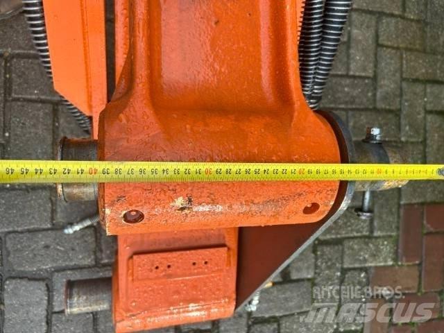 Hitachi ZX 135 Telakaivukoneet