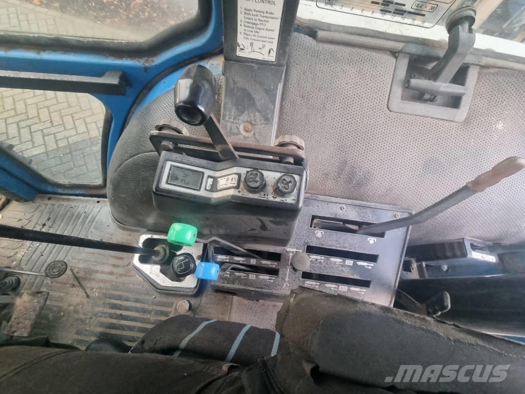Ford 8210 Traktorit