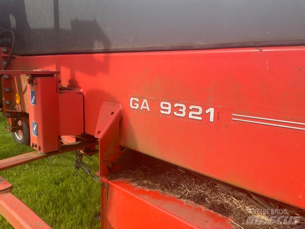 Kuhn Ga 9321 Pöyhimet ja haravat