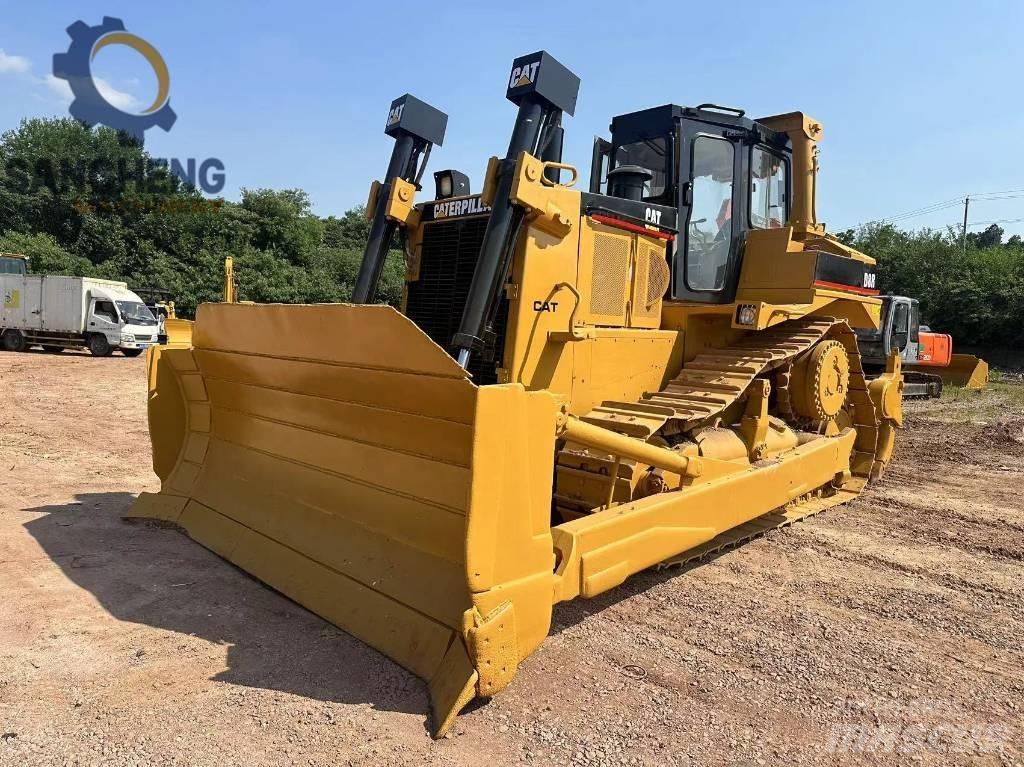 CAT D8R Telaketjupuskutraktorit