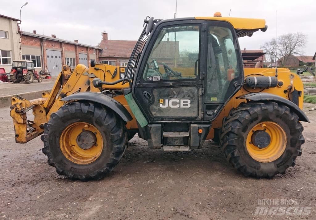 JCB 541-70 Maatalouskurottajat