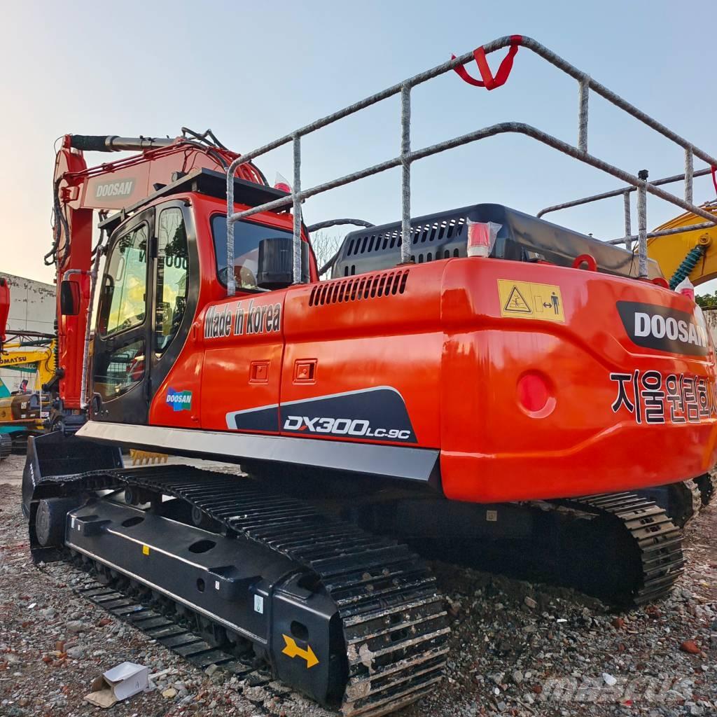 Doosan DX 300 LC Telakaivukoneet