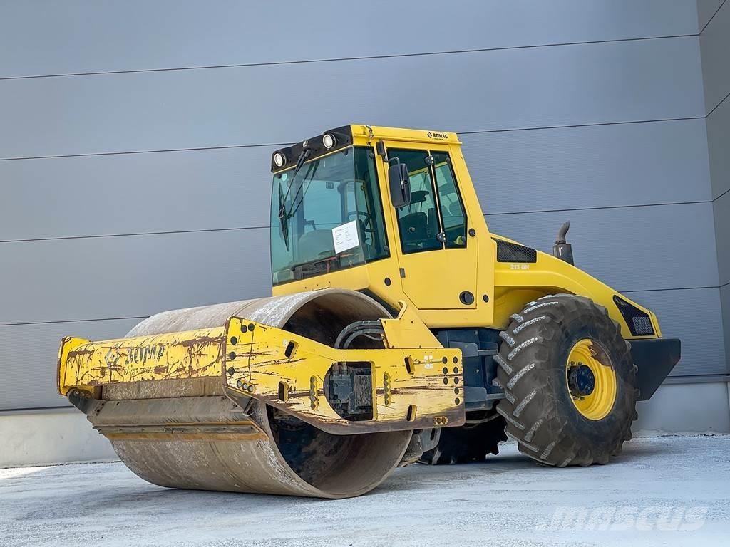 Bomag BW 213 DH-4 Yksivalssijyrät