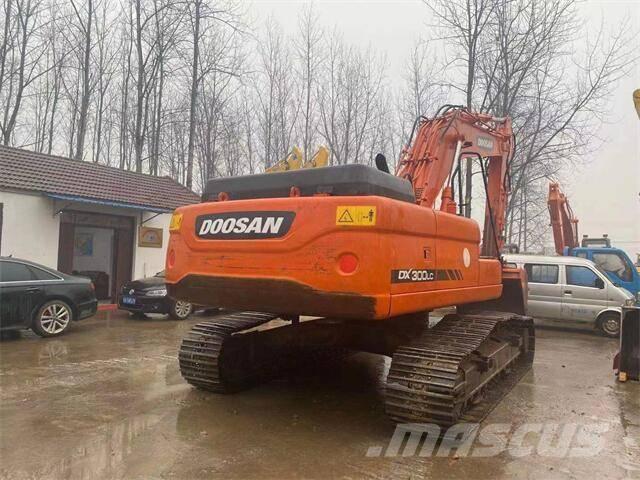 Doosan DX300 Telakaivukoneet