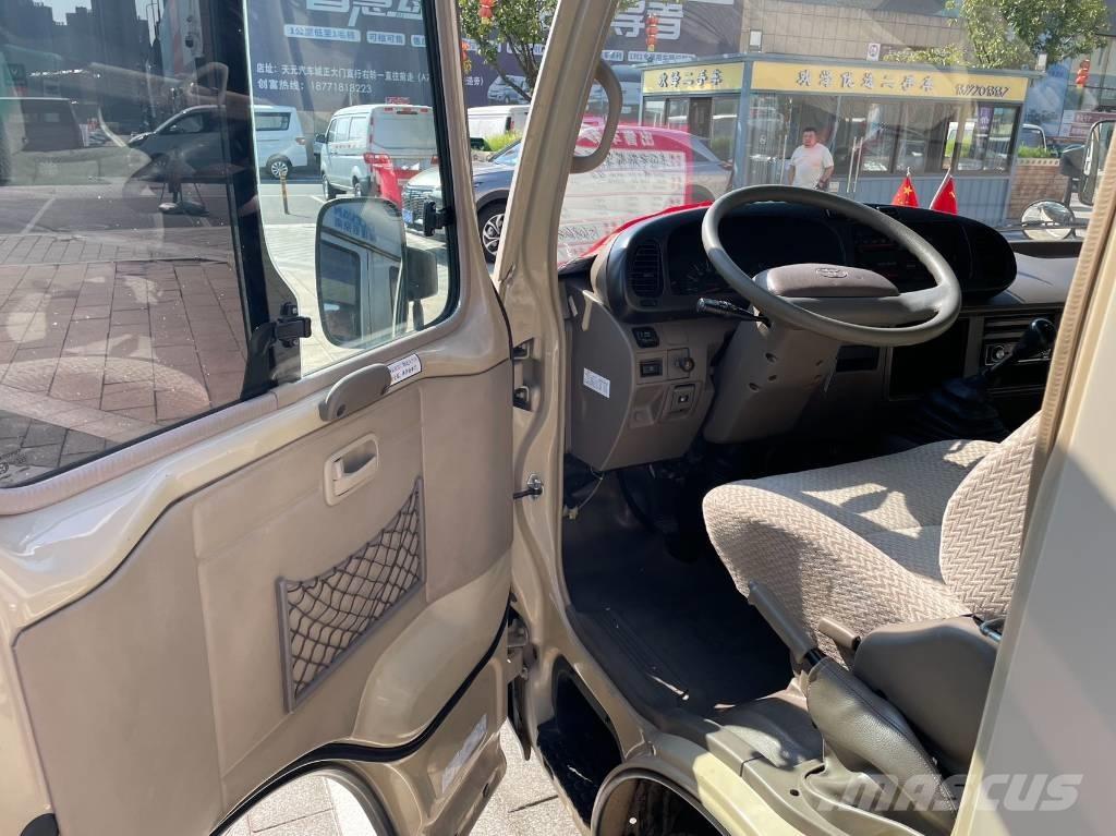 Toyota Coaster Bus Minibussit