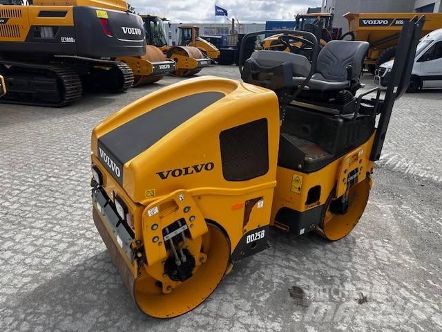 Volvo DD25B Tandemjyrät