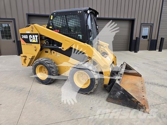 CAT 246D Liukuohjatut kuormaajat