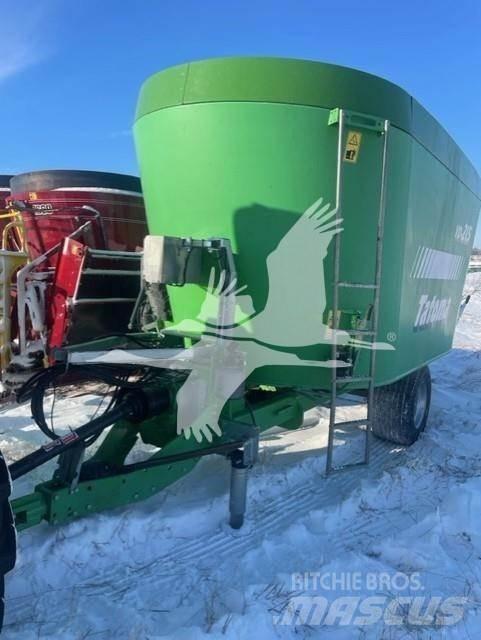 Tatoma VD215 Rehuvaunut