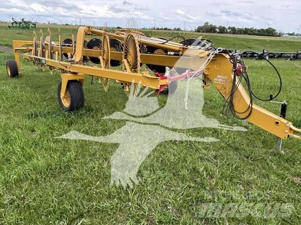 Vermeer VR1428 Pöyhimet ja haravat