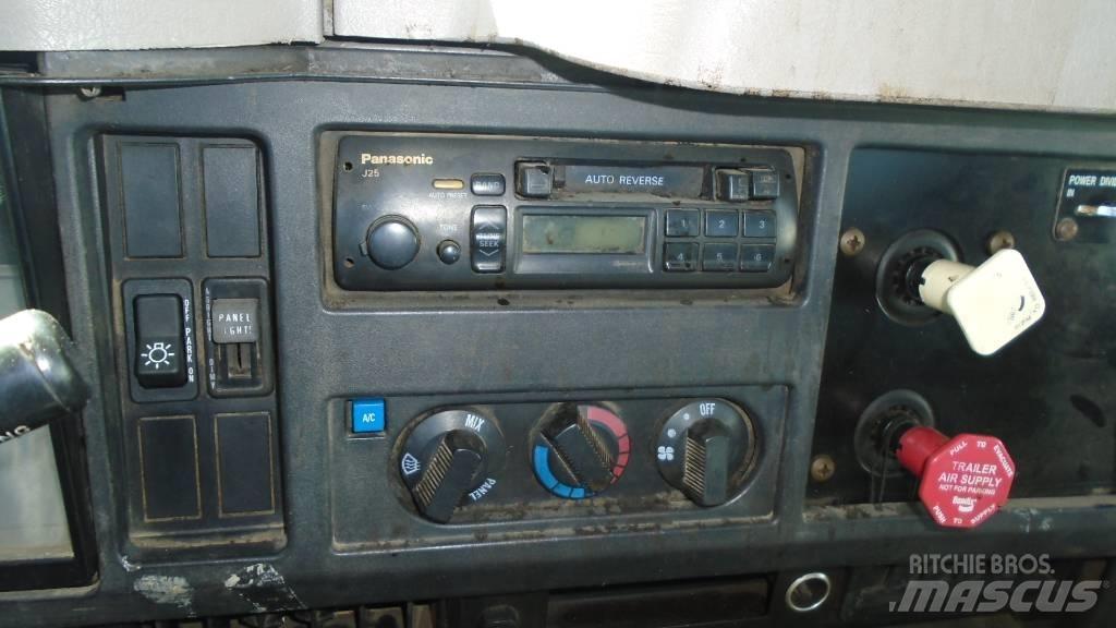International F 4900 Vaihtolava-autot