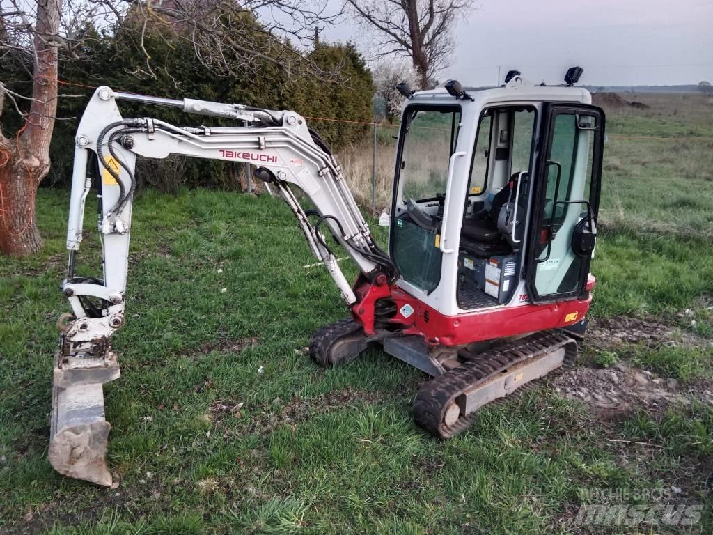 Takeuchi TB 225 Minikaivukoneet < 7t
