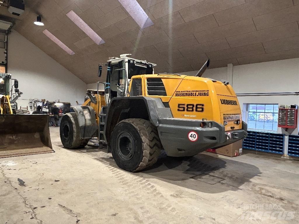 Liebherr L 586 Pyöräkuormaajat
