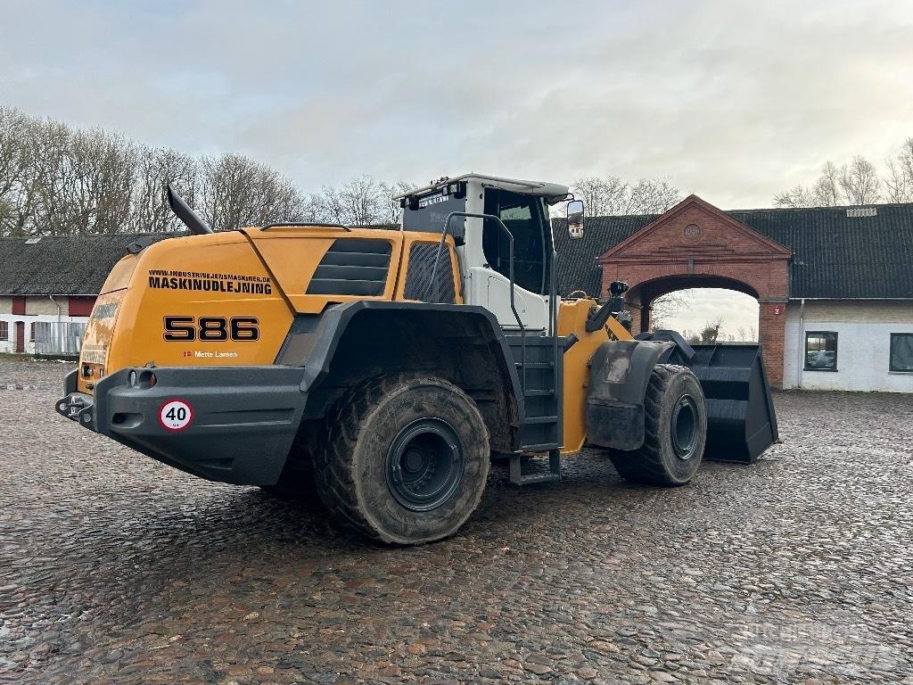 Liebherr L 586 Pyöräkuormaajat