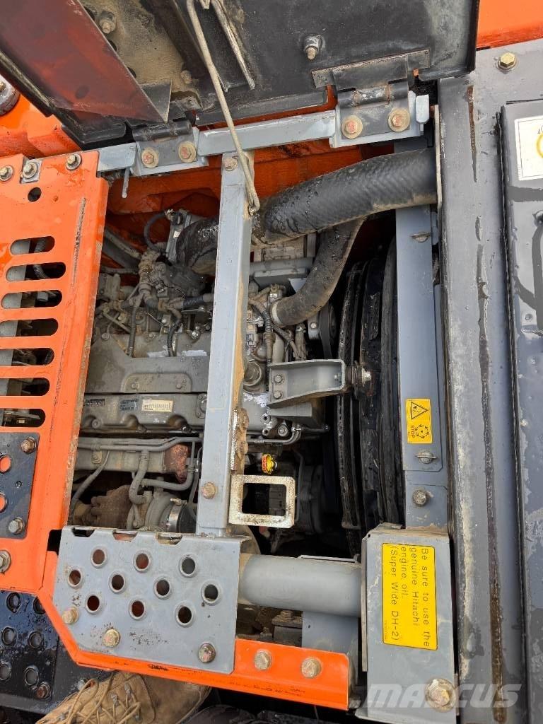 Hitachi ZX 135 US-5B Telakaivukoneet
