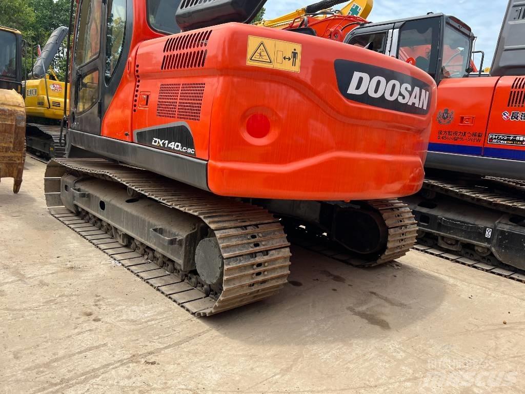 Doosan DX140 Telakaivukoneet