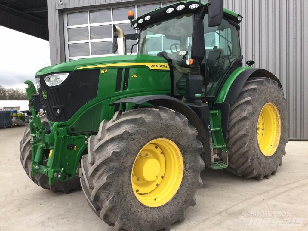 John Deere 6R250 Traktorit