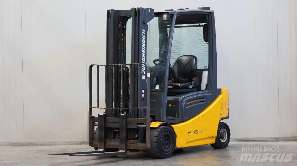 Jungheinrich EFG 320 Sähkötrukit