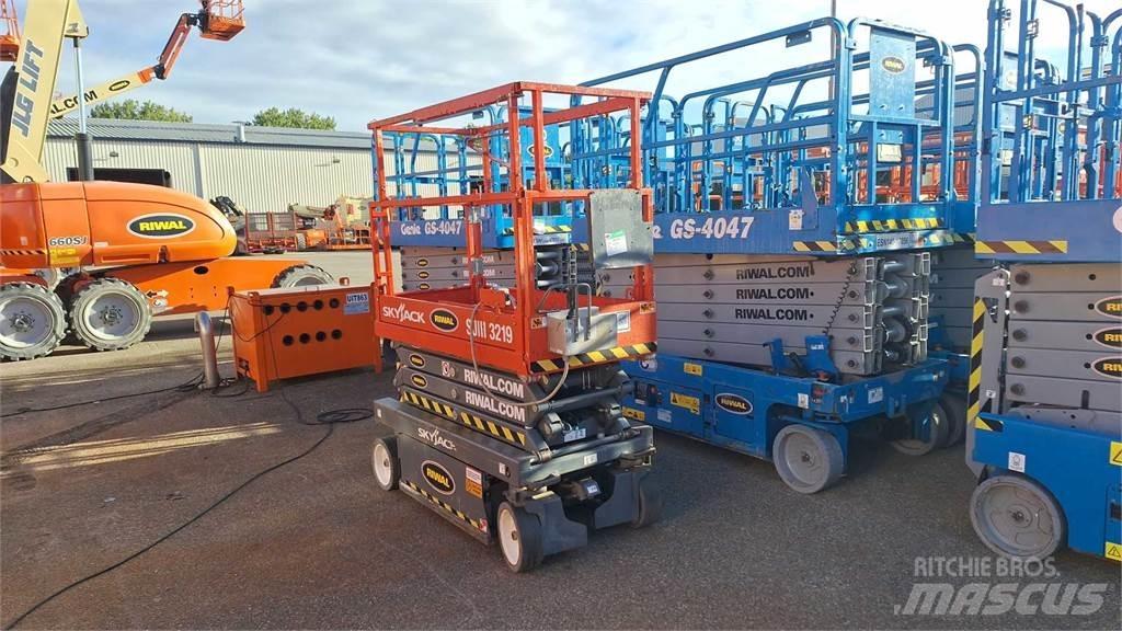SkyJack SJIII3219 Saksilavat
