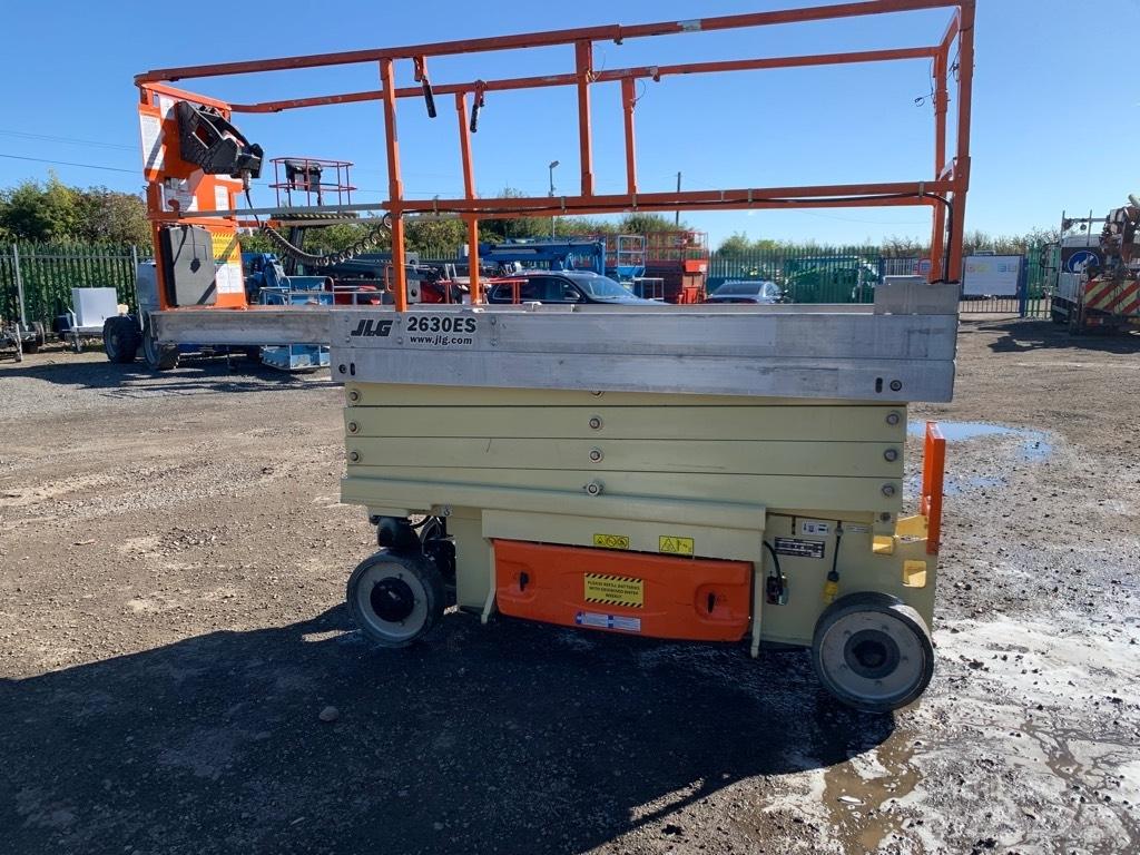 JLG ES2630 Saksilavat