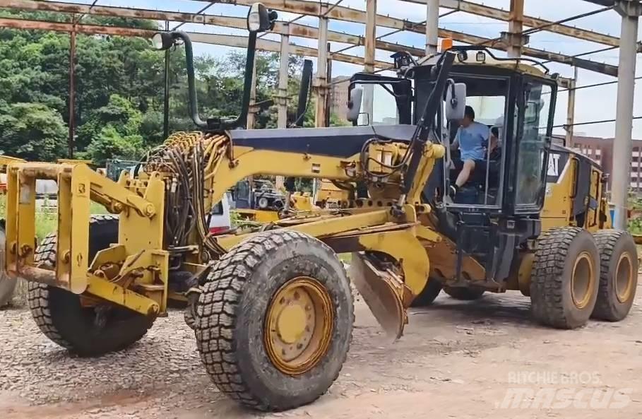 CAT 160 M Tiehöylät