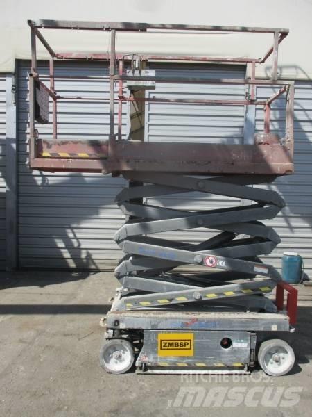 SkyJack SJ III 3219 Saksilavat