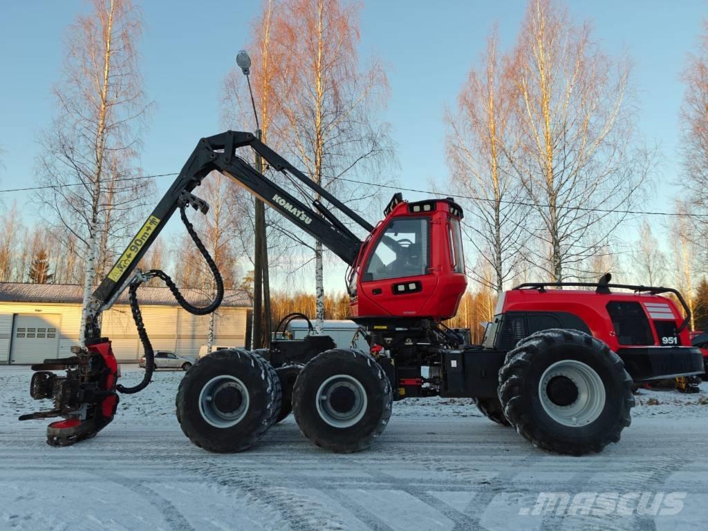 Komatsu 951 Harvesterit