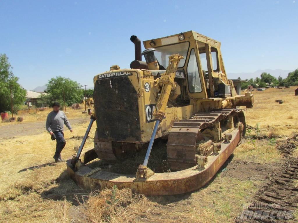 CAT D8K Telaketjupuskutraktorit