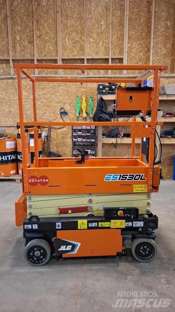JLG ES 1530 L Saksilavat