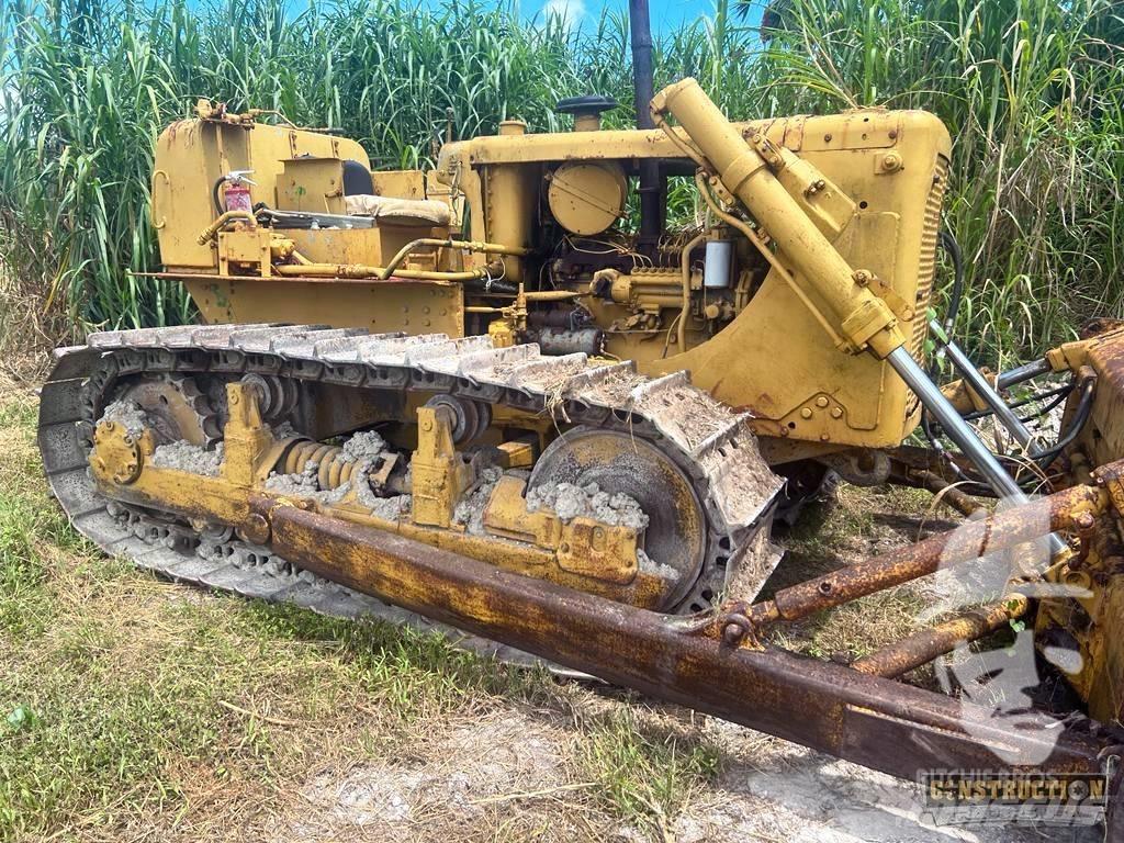 CAT D 6 C Telaketjupuskutraktorit