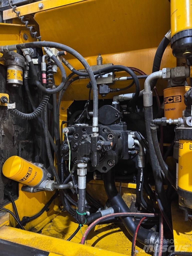 JCB JS 160 W Pyöräkaivukoneet