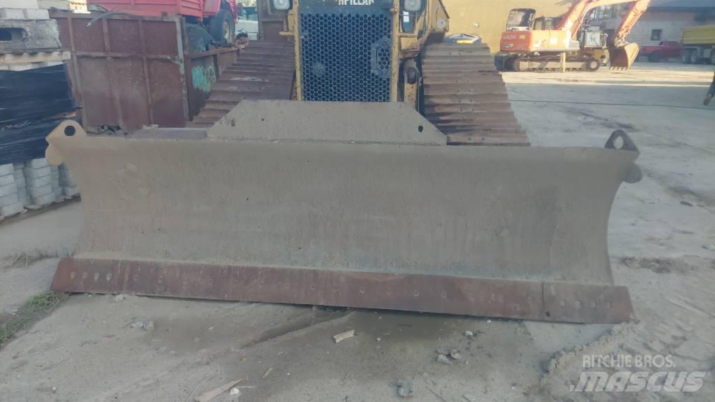 CAT D 4 LGP Telaketjupuskutraktorit