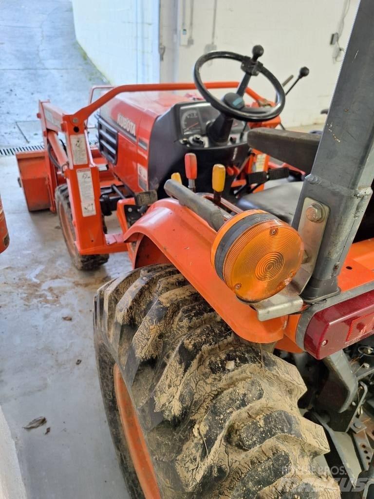 Kubota B 2710 Traktorit