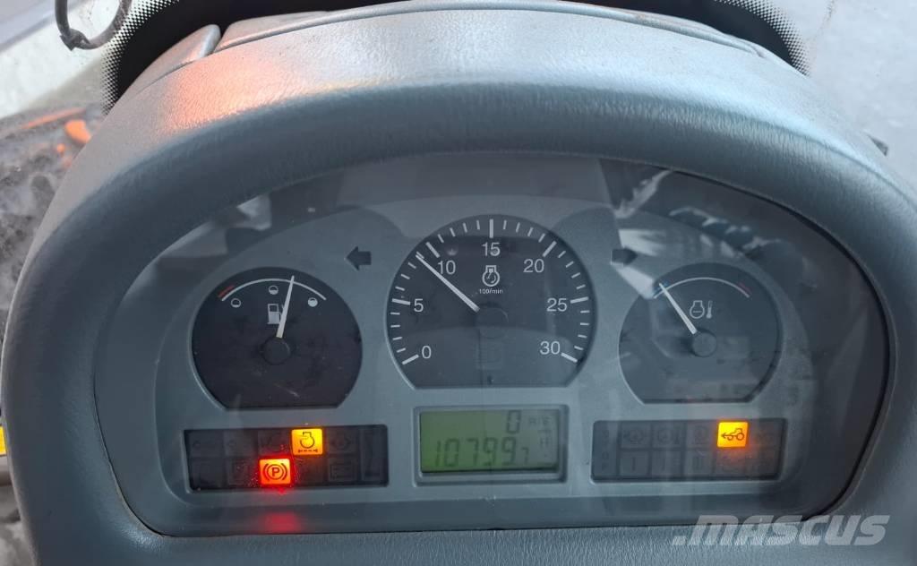 Valtra 8950 Traktorit